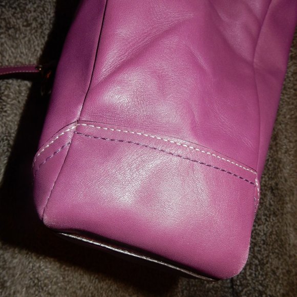 Coach tote - Picture 6 of 11